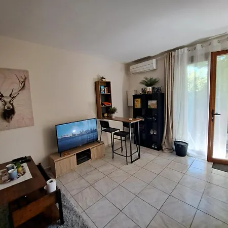 Calme Apartment *